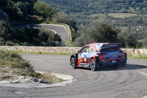 Multicampeón del Mundial de Rally sufre accidente en el sur de Chile