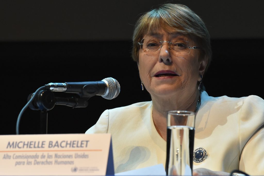 Bachelet dice estar “extremadamente preocupada” por violencia en Venezuela