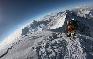 Mueren otros dos alpinistas en el Everest, sumando así 10 víctimas en la temporada