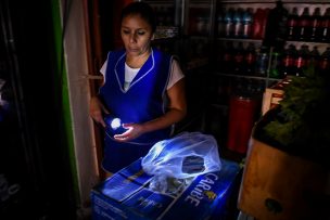 Reportan cortes de luz en varias comunas de Chile