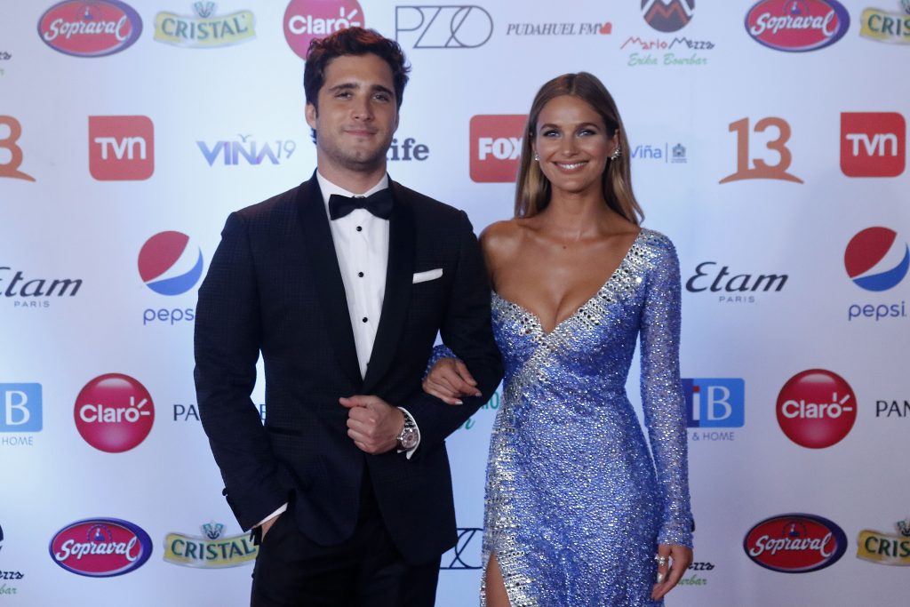 “Las regalonas”: Diego Boneta comenta la tierna foto de Mayte Rodríguez con su perrita