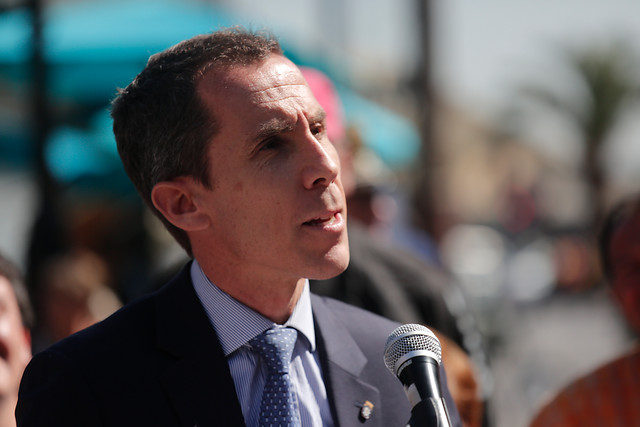 Alcalde de Santiago por disturbios en el Instituto Nacional: “Se han perdido más de 7500 raciones de la Junaeb”