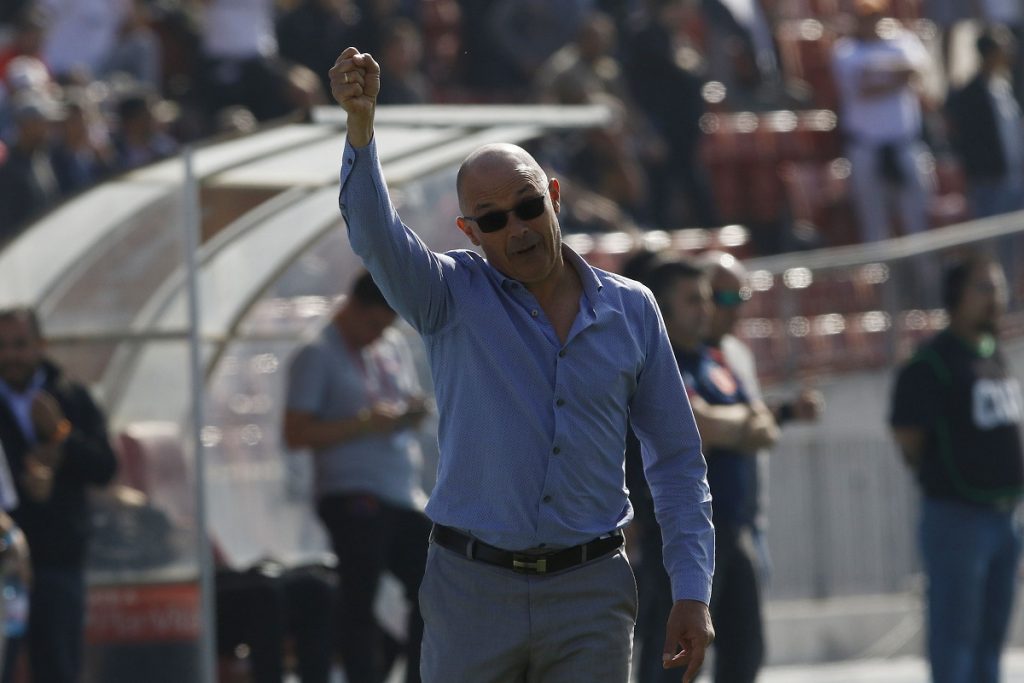 Alfredo Arias: “Tengo que felicitar a mis jugadores. El equipo respondió”