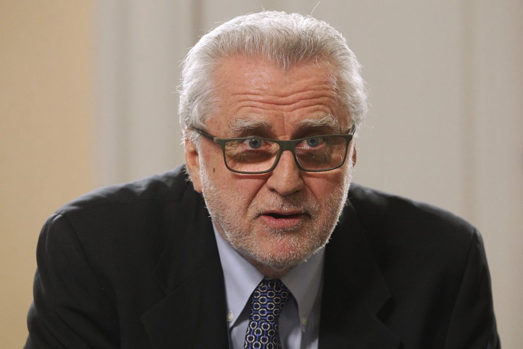 Exministro Pacheco por medidores inteligentes: “Insisto en que fue un golazo”
