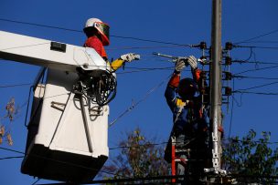 Enel: Casi 16 mil clientes se encuentran sin luz en la Región Metropolitana