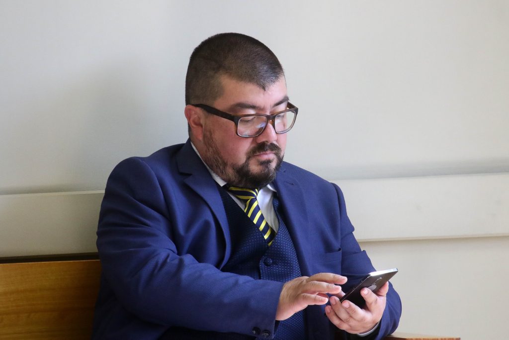 Caso Huracán: Acusan a fiscal Sergio Moya de filtrar allanamiento a Carabineros