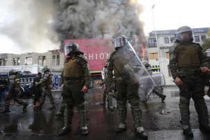 Marcha del Día del Trabajador termina con edificio comercial en llamas