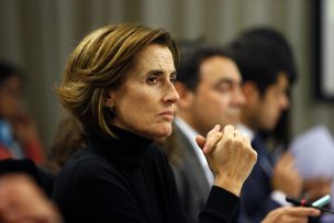 Ministra Cubillos defiende correos 