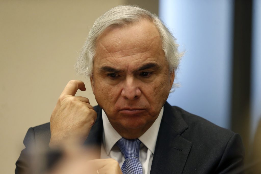 Empresa de nuera de Andrés Chadwick logró dos contratos directos con el Estado