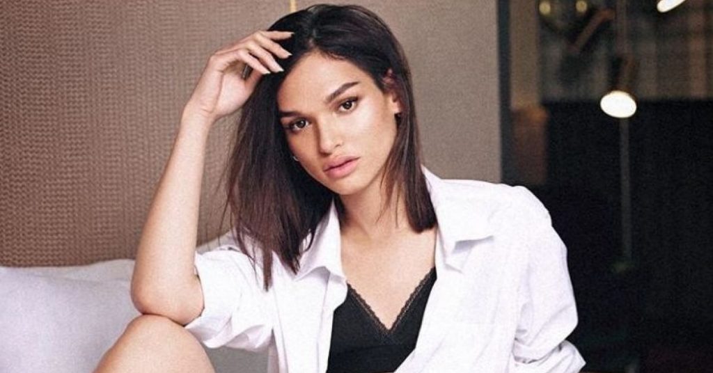 “Estupenda”: Helenia Melán deslumbró en las redes con sensuales fotografías en bikini
