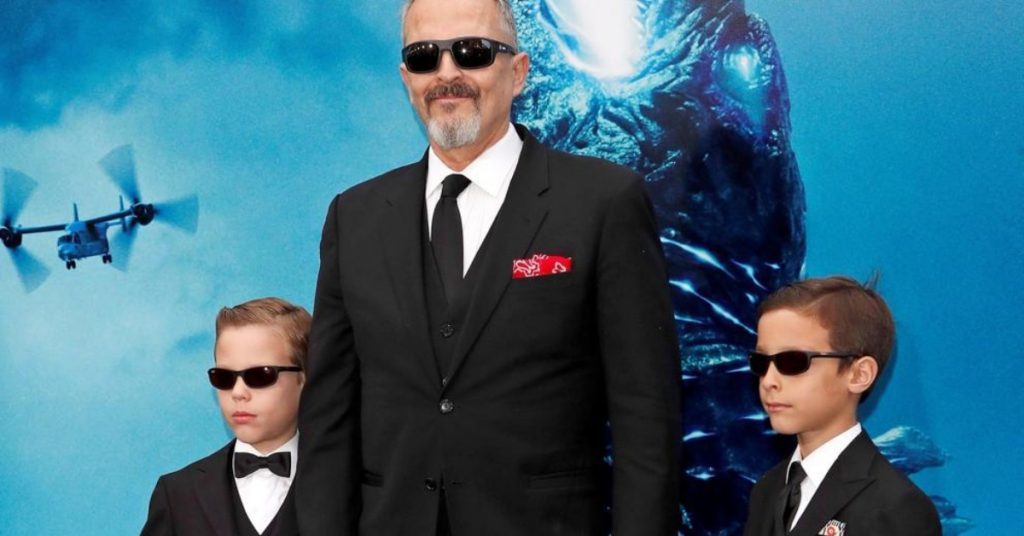 “Me da mucha pena”: Expareja de Miguel Bosé sobre las fotos donde sus hijos usan falda