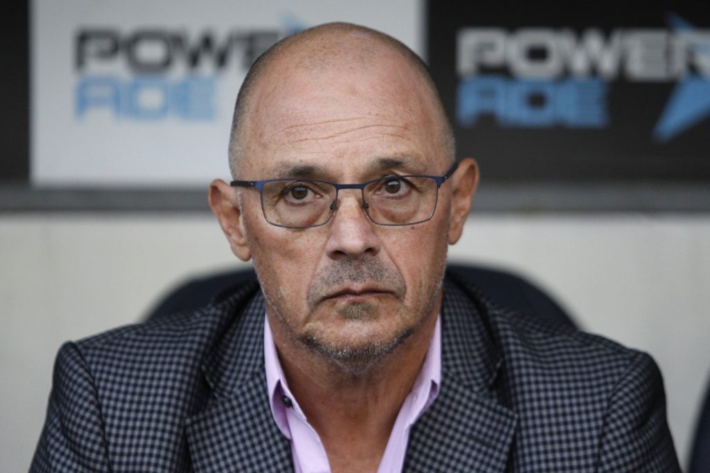 Presidente de Azul Azul ratifica a Arias: “Tiene todo nuestro apoyo, es parte del proyecto”