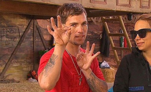“¡Una locura máxima!”: Fritanga se hace llamativo tatuaje en su cabeza