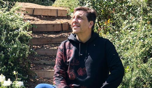 “Una persona como pocos”: Seguidores aplauden a Julio César Rodríguez por compartir tierno registro de su infancia en Hualpén