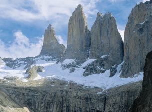 Felices 60 años: El doodle de Google a Torres del Paine