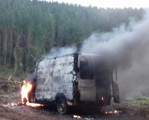 Ataque incendiario afecta a máquinas y oficina de empresa forestal en Lautaro