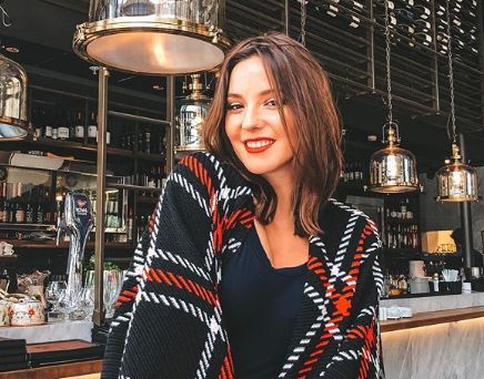 “Bitch face”: “Kel” Calderón recibe elogios con sesión fotográfica desde su hogar