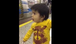 VIDEO | La tierna reacción de un niño de Valdivia que ve por primera vez el Metro