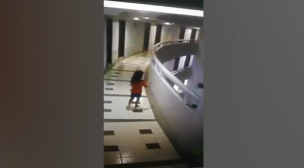 VIDEO | Niña sonámbula cae desde el piso 11 de un hotel y sobrevive