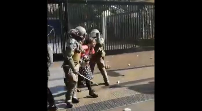 “Vergüenza nacional”: Alcalde Jadue condena golpiza de carabinero a manifestante en el Instituto Nacional