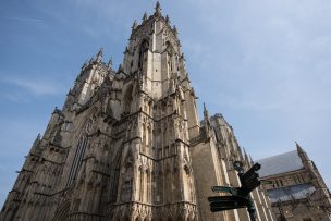 Notre Dame resucita y alberga primera misa luego del incendio