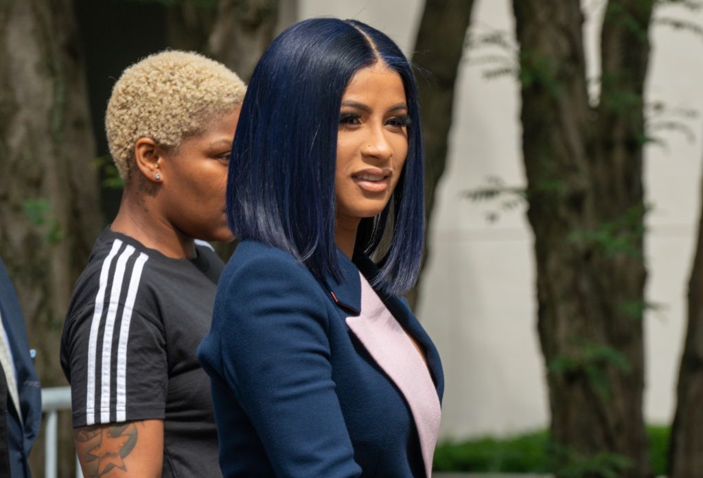 Cardi B dice que no es culpable de agresión en discoteca de strippers