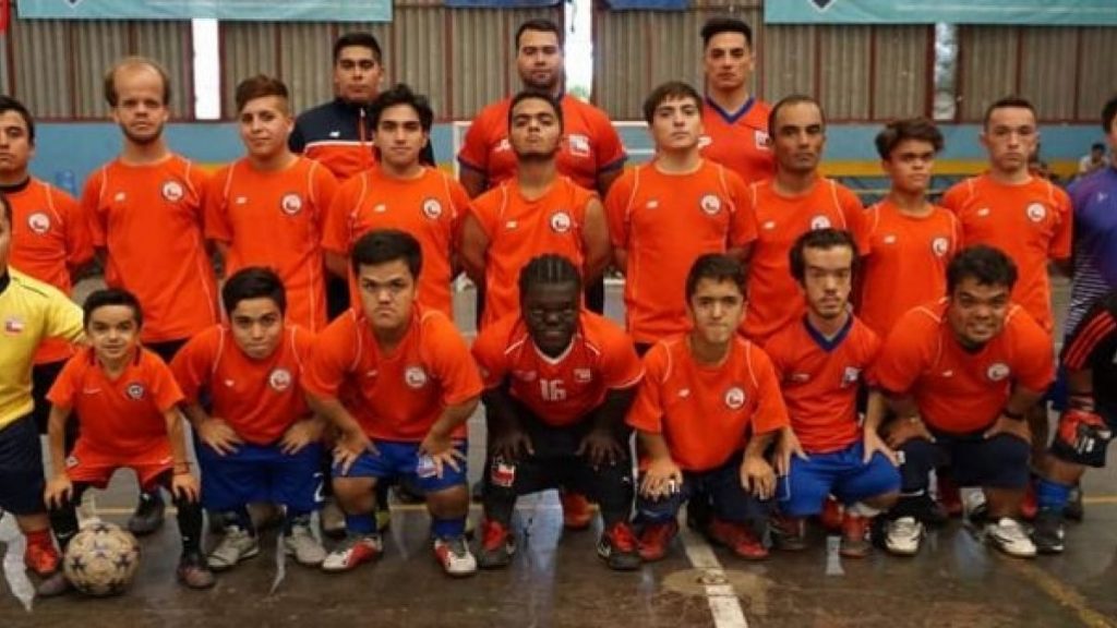 Selección chilena de talla baja golea a Argentina y es campeón en Bolivia