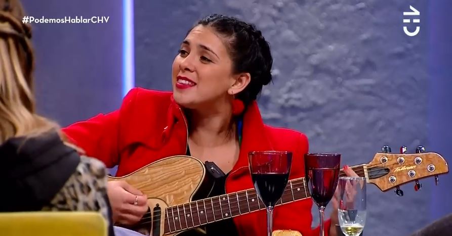 Karol Cariola sorprendió realizando un cover del hit “No te enamores de mí” de Paloma Mami