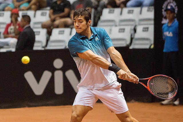 Cristian Garin sufrió pero venció a Federico Coria y se mete en semifinales del ATP 500 de Río de Janeiro
