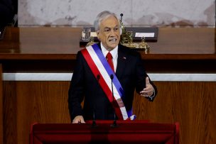 Presidente Piñera defiende reducción de parlamentarios y limita reelección