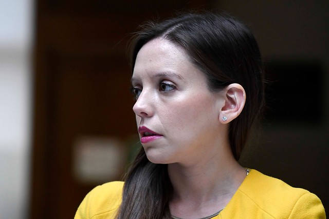 Camila Flores reitera idea de cerrar el Instituto Nacional y “enviar a violentistas a correccionales”