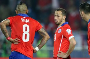 Marcelo Díaz arenga a Vidal y a Rueda en la previa del debut en Copa América