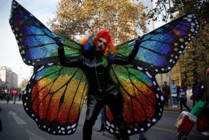 FOTOS | Marcha del Orgullo tiñó la Alameda con los colores del arcoiris