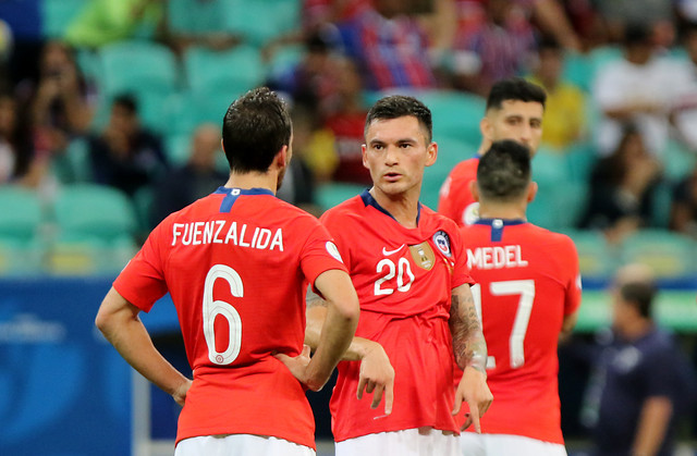 ¿Se va Charles del Leverkusen? Aseguran que el elenco alemán tendría casi listo al reemplazante de Aránguiz