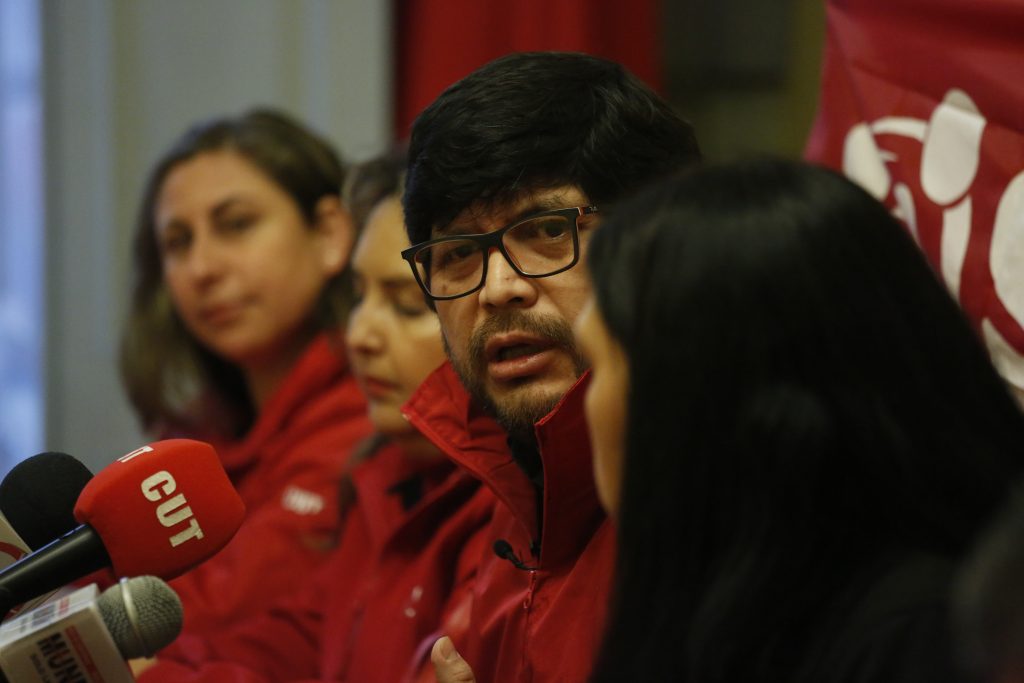 CUT critica el reajuste de sueldo mínimo aprobado y acusa  una “mezquindad política y empresarial”