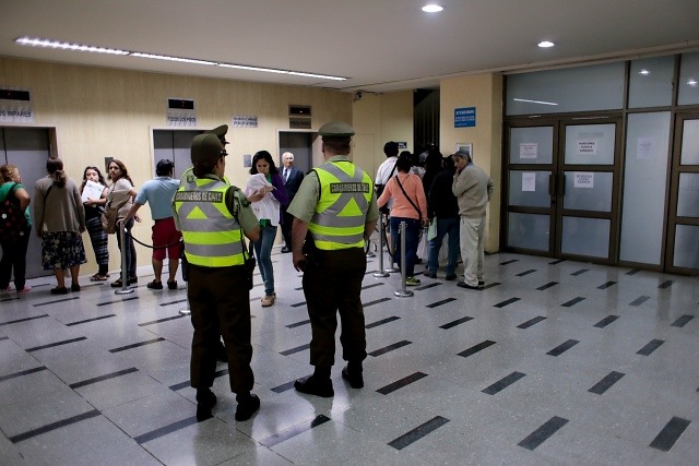 Persona se autoinfirió cortes en el brazo en oficina del Compin en forma de protesta
