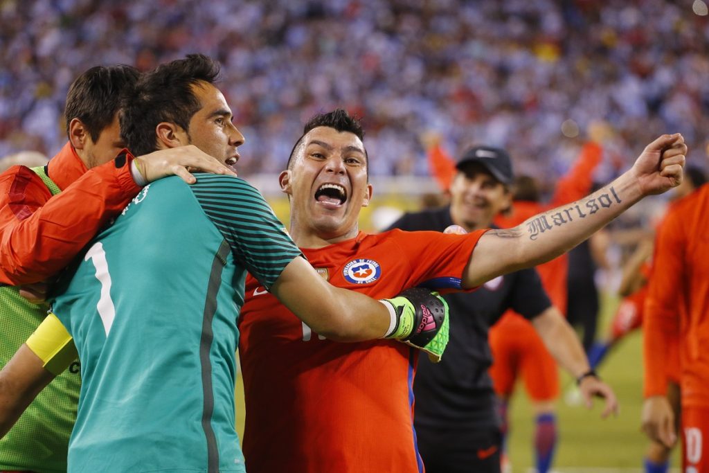 El misterioso “Me gusta” que le dio Gary Medel a publicación de Claudio Bravo