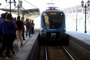 Gremio de buses se siente perjudicado por el anuncio de un tren a Valparaíso