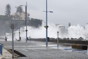 Marejadas obligan a cerrar puertos en todo el país