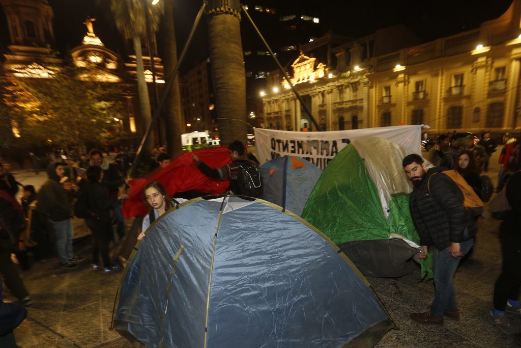 Campamento “Juventud sin miedo” de Plaza de Armas es desalojado