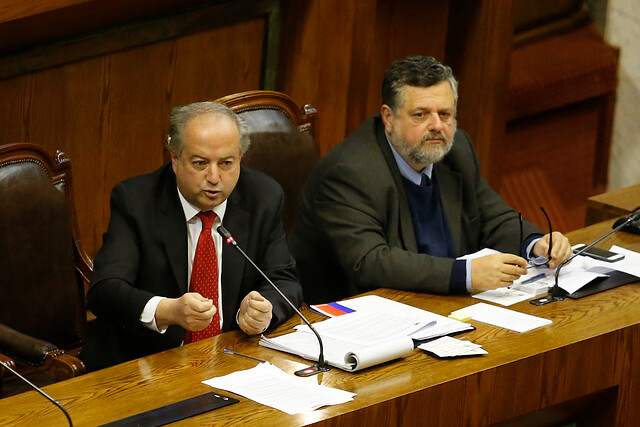 Monckeberg destaca ley para estudiantes que trabajan: “Es humanidad laboral”