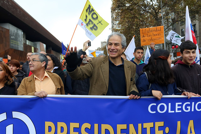 Colegio de Profesores cifró en 75 mil participación en marcha