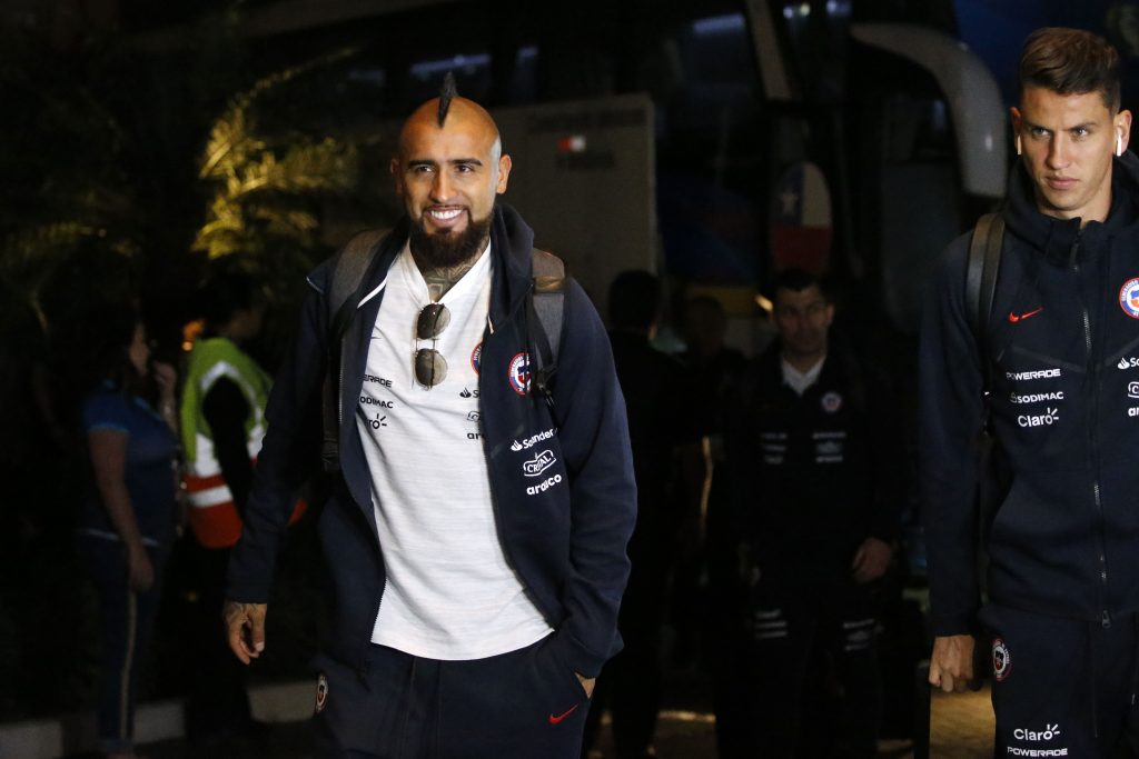 La Selección chilena llegó a Porto Alegre para preparar duelo ante Perú