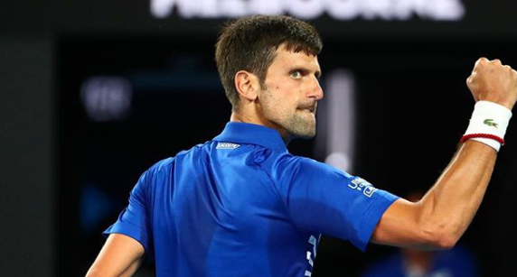 Djokovic accede por la vía rápida a octavos en Roland Garros