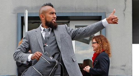 Arturo Vidal le manda romántico mensaje a su nueva polola