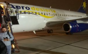 102 hinchas chilenos debieron evacuar avión que iba rumbo a Copa América