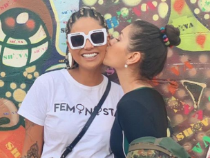 Así viven sus días de amor en África Camila Recabarren y Dana Hermosilla