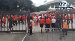 La Marea Roja se hace sentir en el ingreso al estadio Morumbí