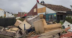 Alumnos de colegios afectados por tornado y tromba marina podrían volver a clases esta semana