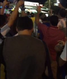 [VIDEO] Hinchas argentinos y uruguayos se unen para cantar contra Chile